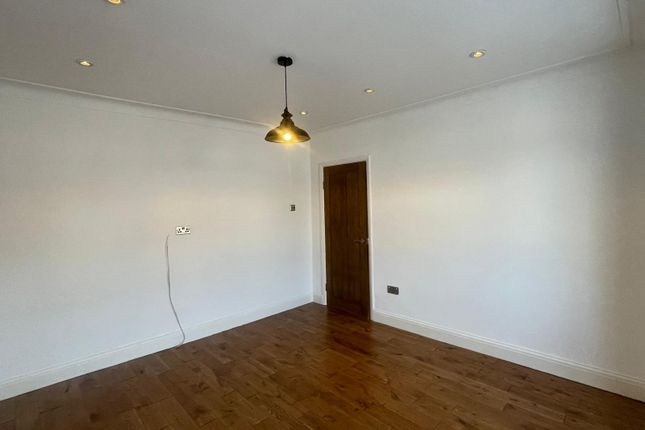 00 0,, Draycott Avenue, Harrow photo 3