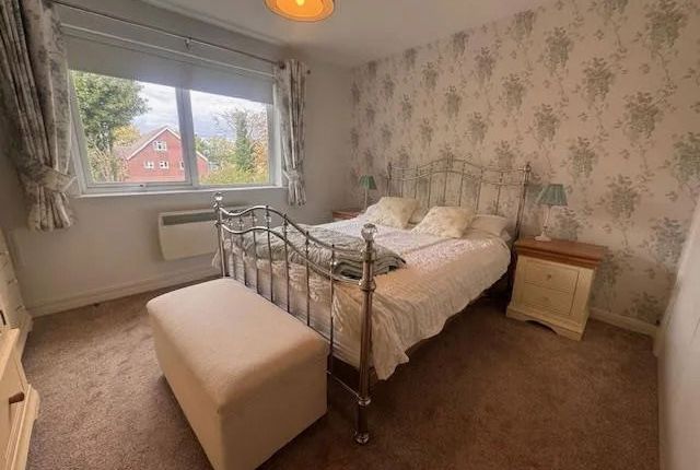 Flat 6, 8 Shirley Road, Wallington photo 3