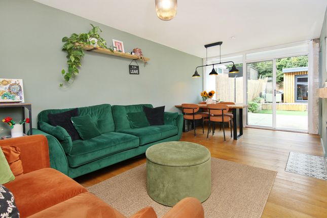 28, Lady Nairne Crescent, Edinburgh photo 4