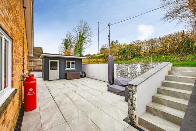 9, Bron Y Glyn Estate, Carmarthen photo 2