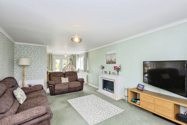 60, Eastoke Avenue, Hampshire photo 2