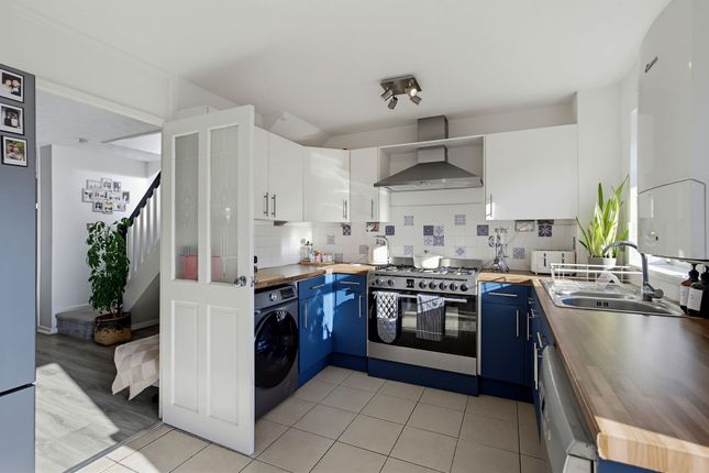 11 Oakmeadow Drive, Cardiff photo 2