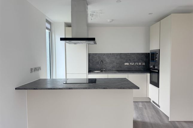 35 One Victoria, 9 Great Ducie Street, Manchester photo 4