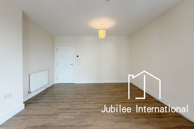 Flat 135, The Peninsula, Gillingham photo 3