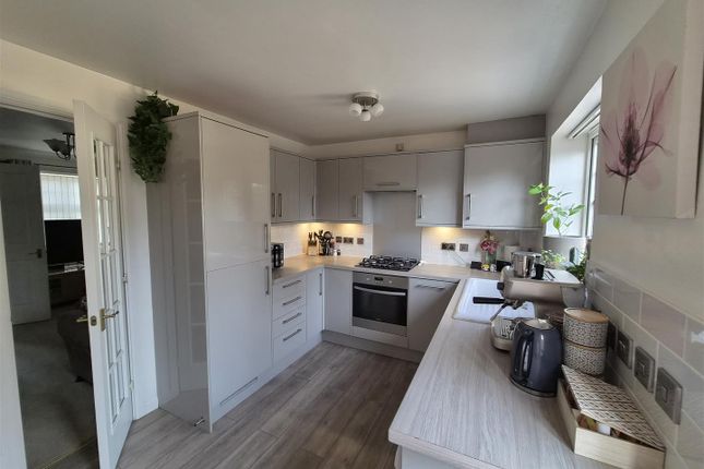 86, Lacock Gardens, Maidstone photo 2