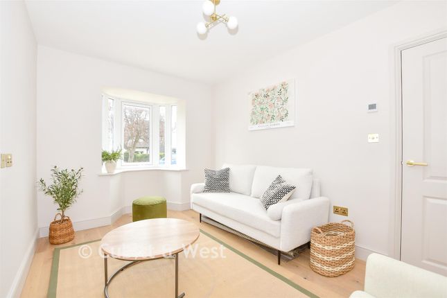 96, Overhill Drive, Brighton photo 3