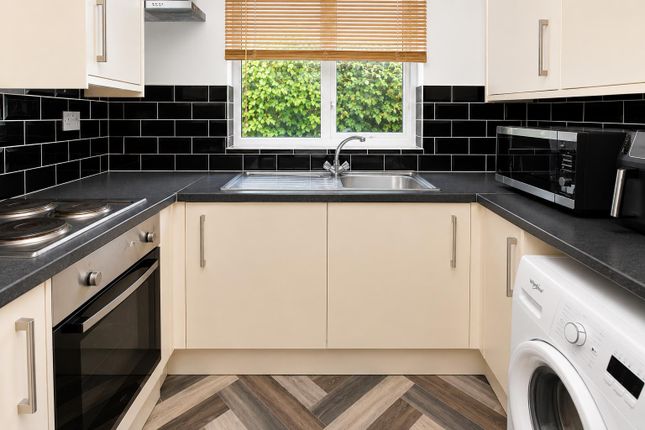 30, Pippins Close, West Drayton photo 4