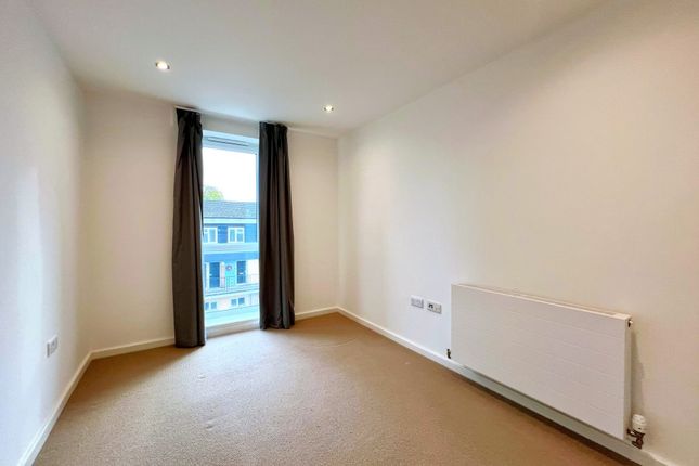 12 Dunsfold House, Market Street, Addlestone photo 4