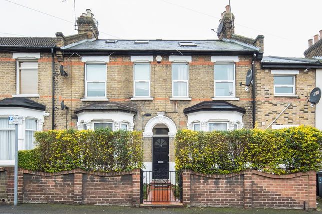 Thumbnail Flat for sale in Southwest Road, London