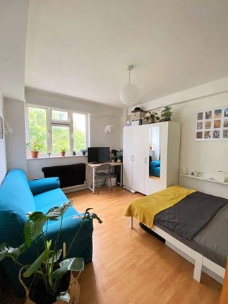 Thumbnail Flat to rent in Wexford House, Sidney Street, Whitechapel