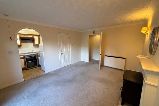 Flat 10, Bredon Court,, Station Road, Broadway photo 2
