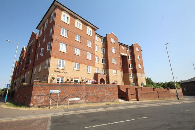 Thumbnail Property for sale in Medway Wharf Road, Tonbridge