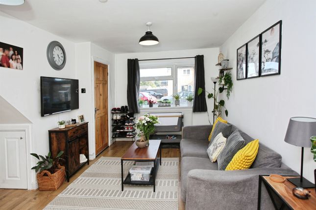 38, Heol Y Pia, CAERPHILLY photo 3