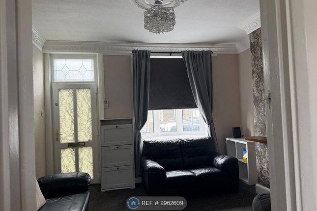 Sandygate Terrace, Bradford photo 2