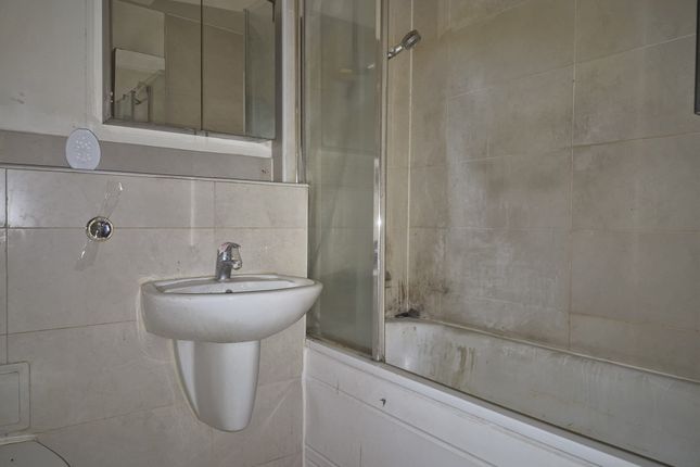 5 Clarinda House, Clovelly Place, Greenhithe photo 3