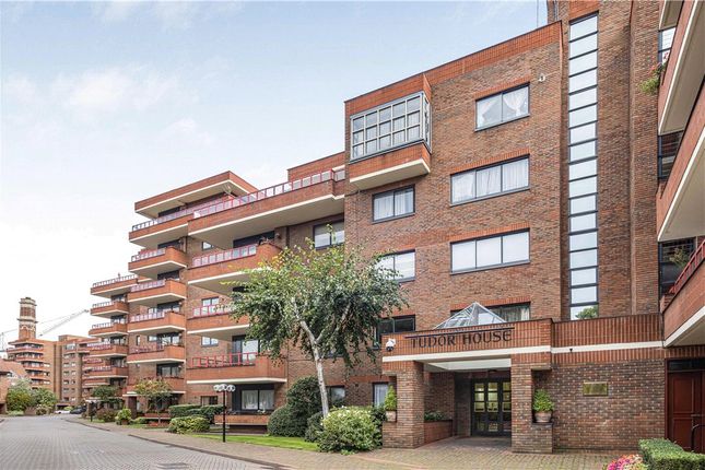 Thumbnail Flat for sale in Windsor Way, London