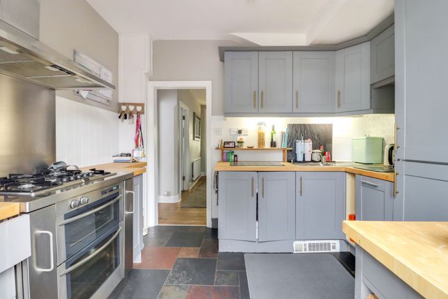 10 Bridge Gardens, East Molesey photo 4