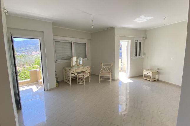 Apartment for sale in Loutra Elenis, Greece