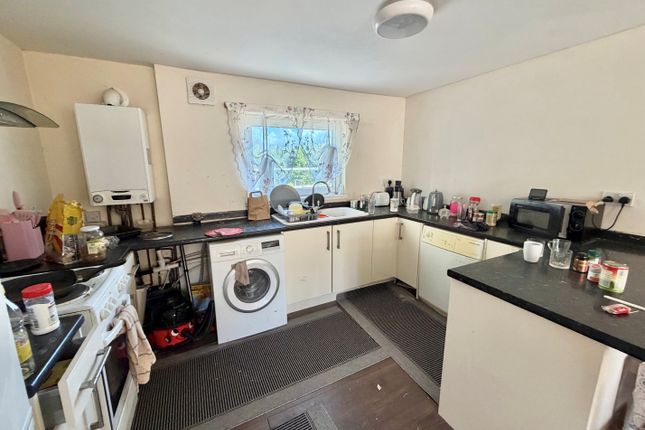 48, Wyton Close, Nottingham photo 3