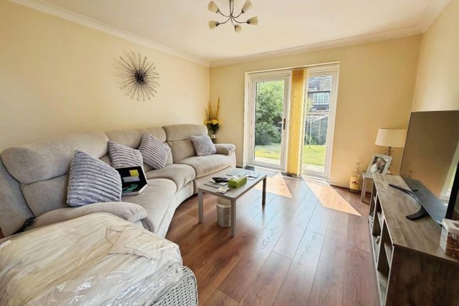 7, Windlehurst Drive, Manchester photo 2