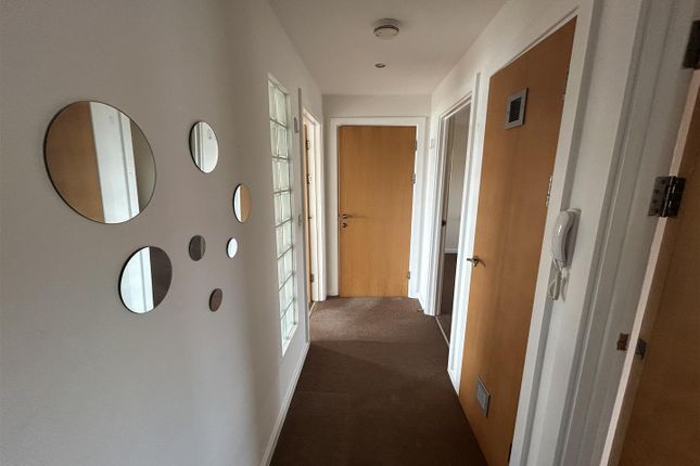 Flat 20, Cwrt Naomi, Pentre Doc Y Gogledd, Llanelli photo 2