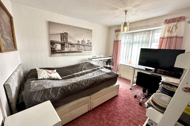 Town house for sale in Woodlands Road, Huyton, Liverpool