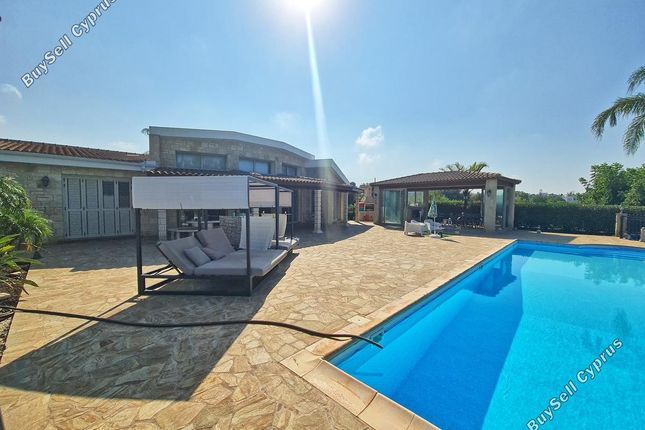 Bungalow for sale in Emba, Paphos, Cyprus