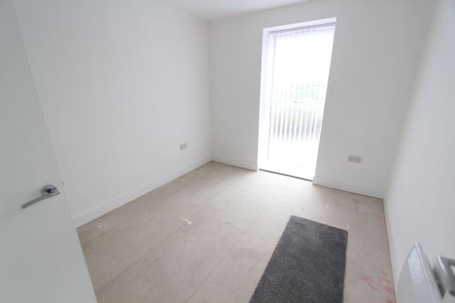 Flat 14 102 Chaucer Close, Sheffield, S5 photo 5