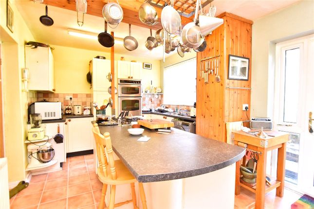 39, Lobden Crescent, Rochdale photo 4