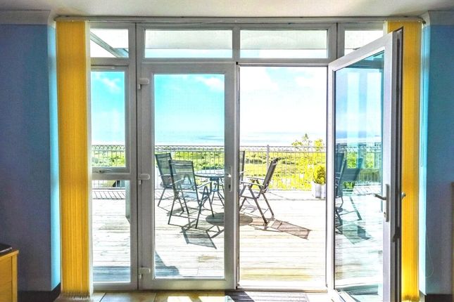 Apartment 5,, Apt 5 (19) Coastal View, Pendine photo 2