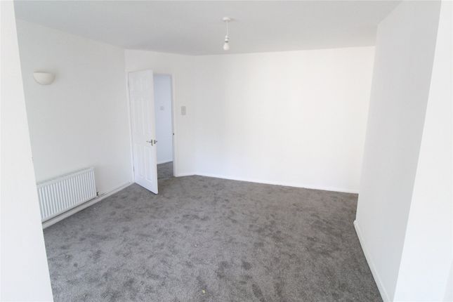 30, Chestnut Close, Essex photo 4