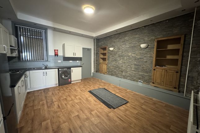 22, Springcliffe, BRADFORD photo 4