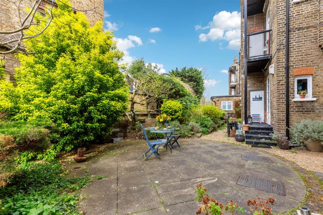 Flat for sale in Stamford Brook Avenue, London