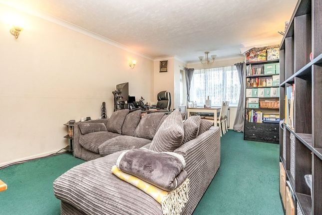 Flat for sale in Chilham Close, Chatham, Kent