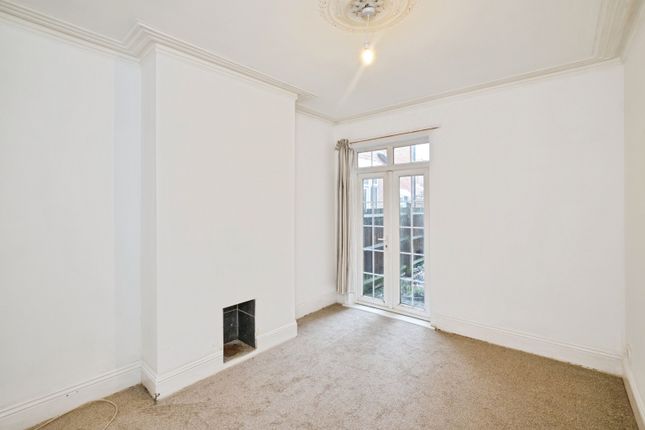 535, Warwick Road, Birmingham photo 4