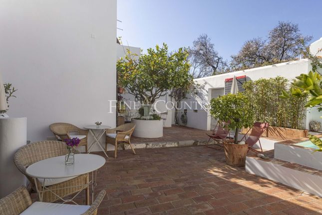 Town house for sale in 8800 Tavira, Portugal