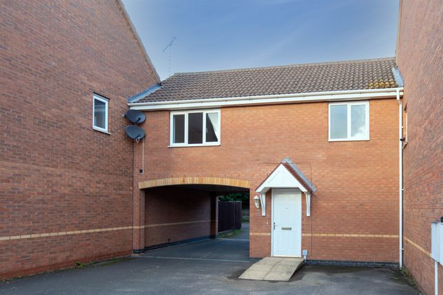 Thumbnail Flat for sale in Lynnon Field, Chase Meadow Square, Warwick