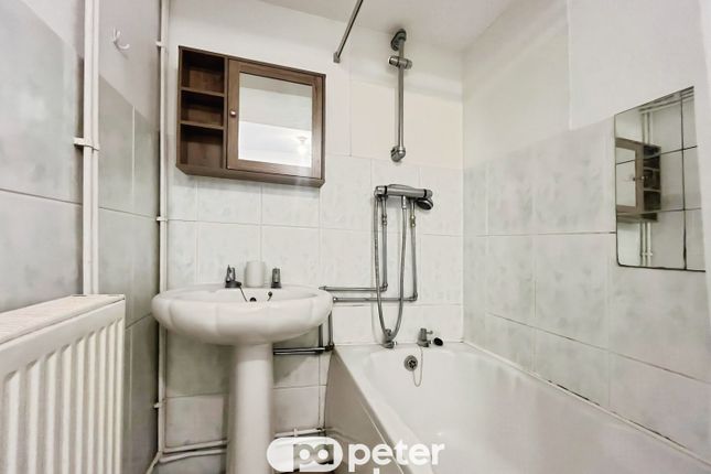Flat 1 - 37, PONTYCLUN photo 5