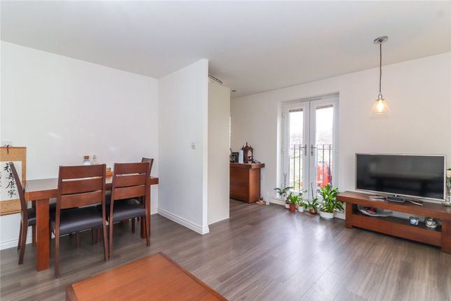 Flat 3, Beall Court 2A Dodd Road, Watford photo 5