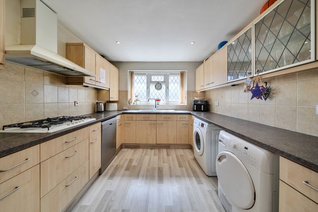 23, Hawthorn Drive, Uxbridge photo 4