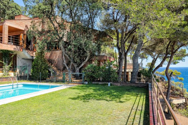 Thumbnail Villa for sale in Blanes, Costa Brava, Catalonia