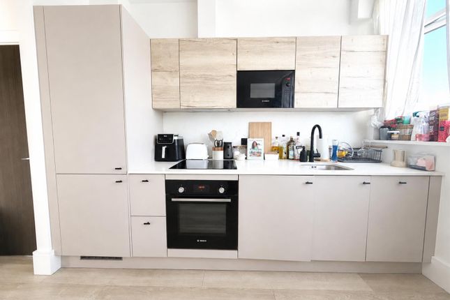 Flat 12, 104, Quadrate Apartments, Pembroke Road, Ruislip photo 2