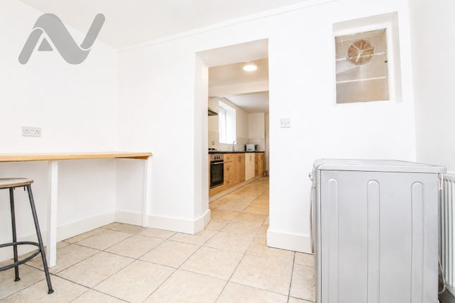30, Beatrice Road, London photo 4