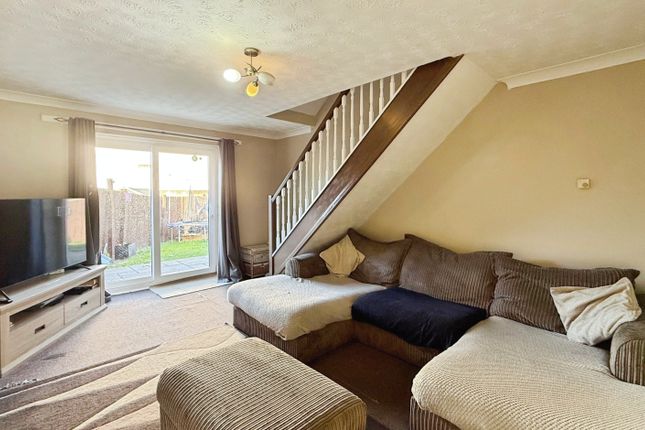 Kingfisher Drive, Westbury photo 4