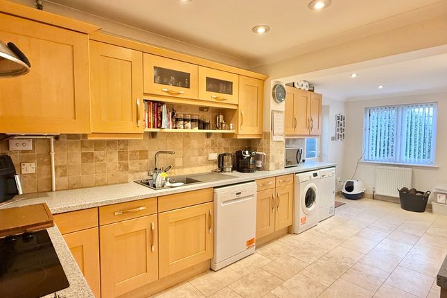 36 Warrys Close, Southampton photo 4
