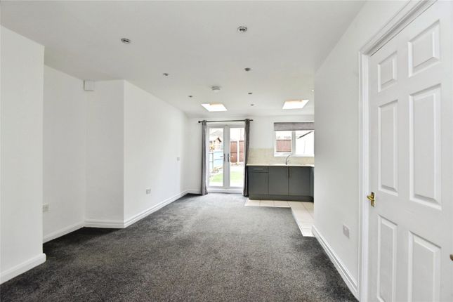 42, Somerville Avenue, Staffordshire photo 4