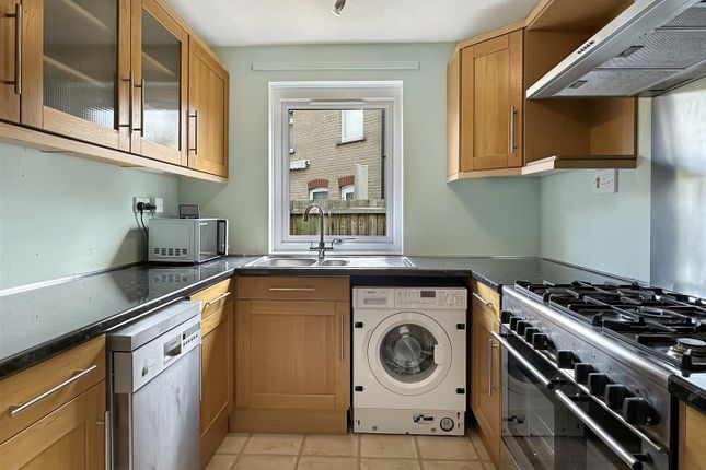 10, Chigwell Court, Cambridge photo 4