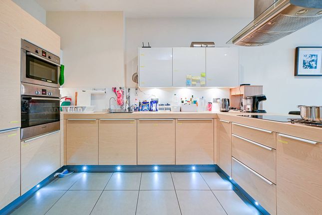 Bromyard House, East Acton photo 4