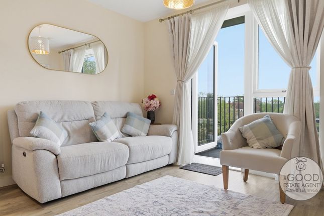 55, Academy Way, Loughton photo 4