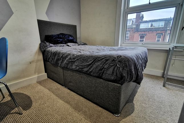 27, Martin Terrace, Leeds photo 5